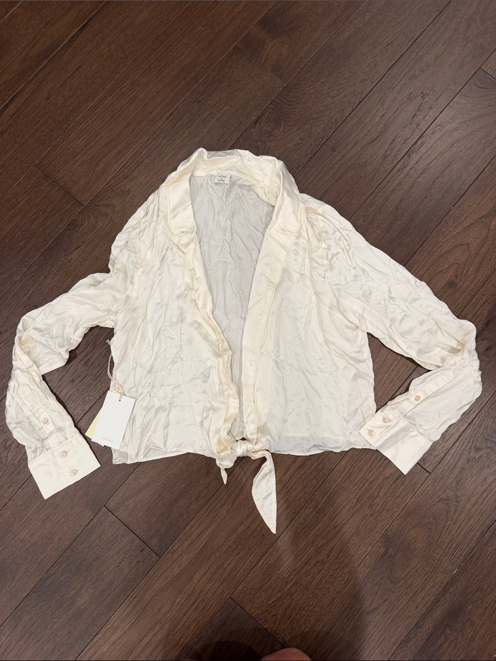 Wilfred Cream Tie-Front Button Down Shirt Size Medium NWT - C54-112